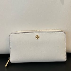 Tory Burch White Wallet